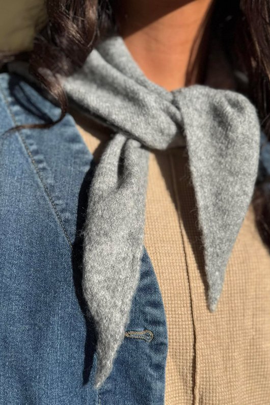 Jonti Knit Neckerchief Mid Grey Marl 